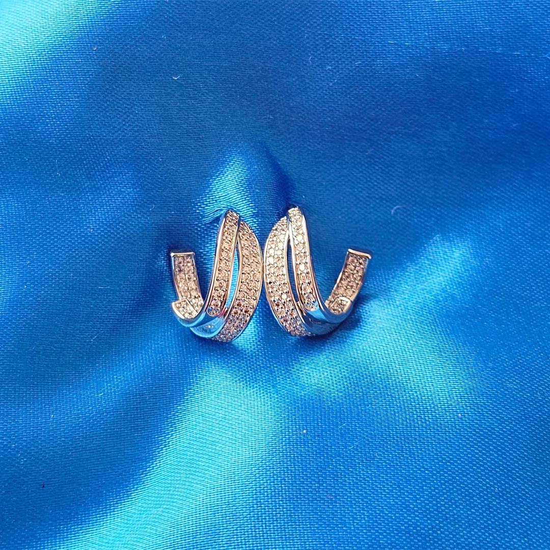 Earring_20.jpg TWISTED TURN AROUND - Image 1