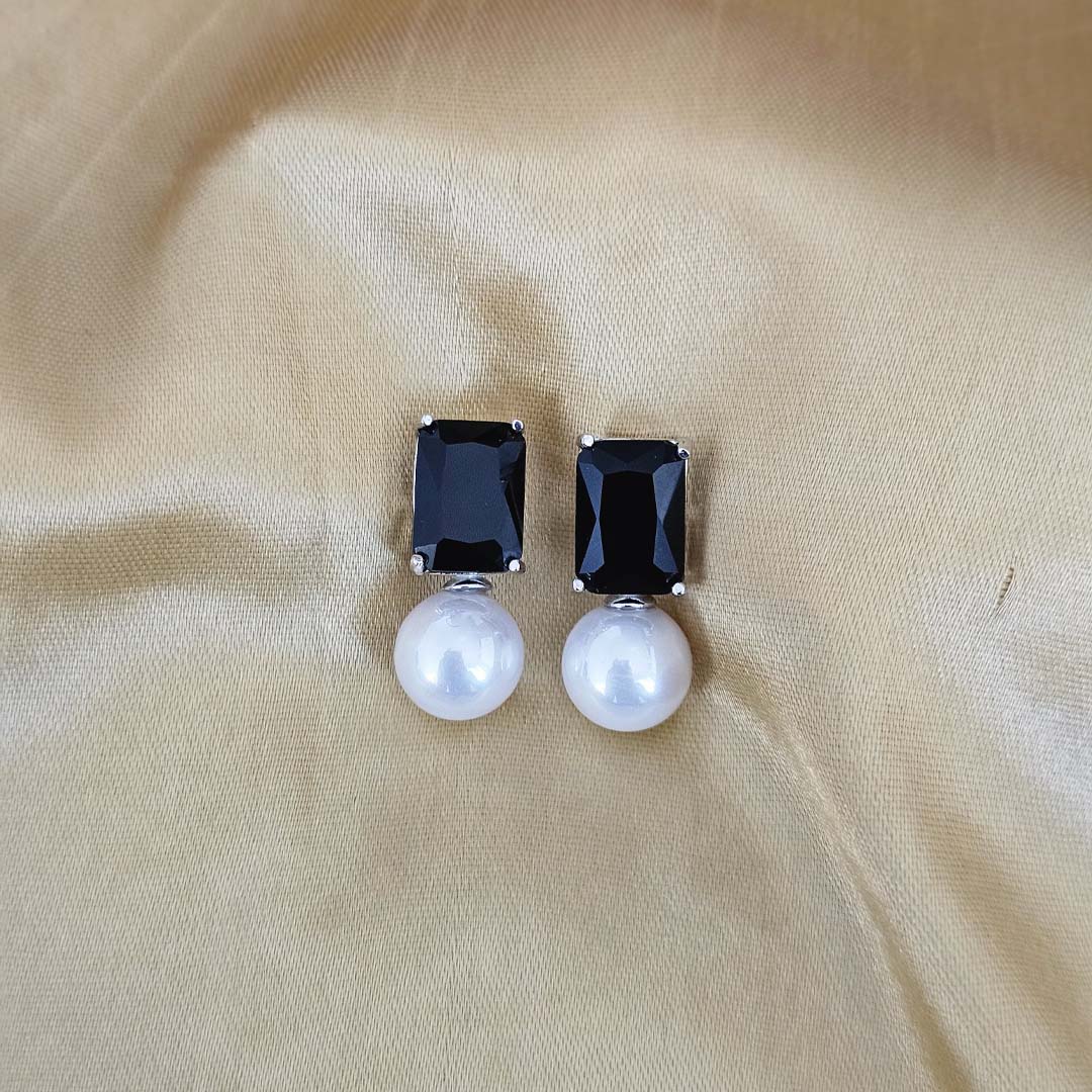 Earring_33.jpg ATTRACTIVE PEARL - Image 1